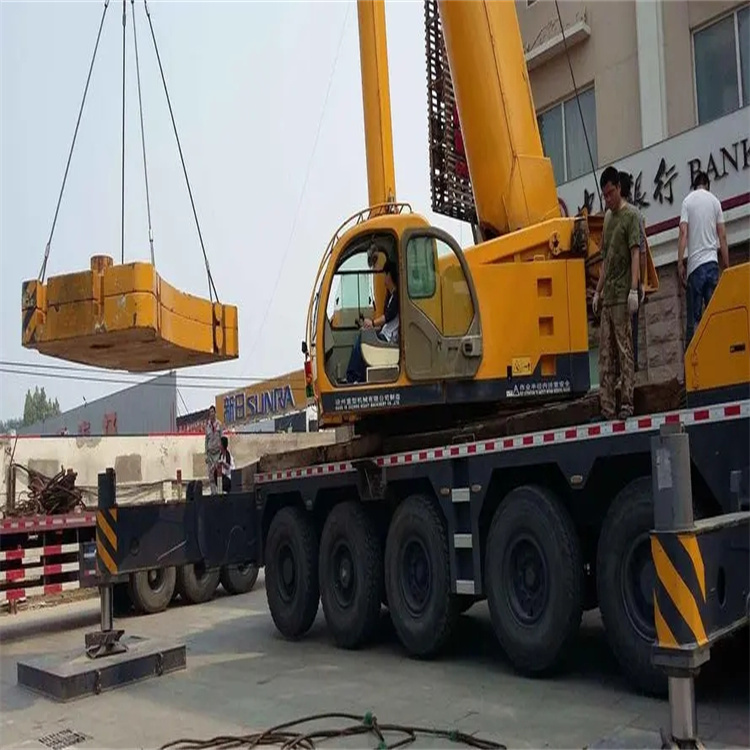 金沙当地吊车出租|机器吊装|75吨|工厂搬迁服务